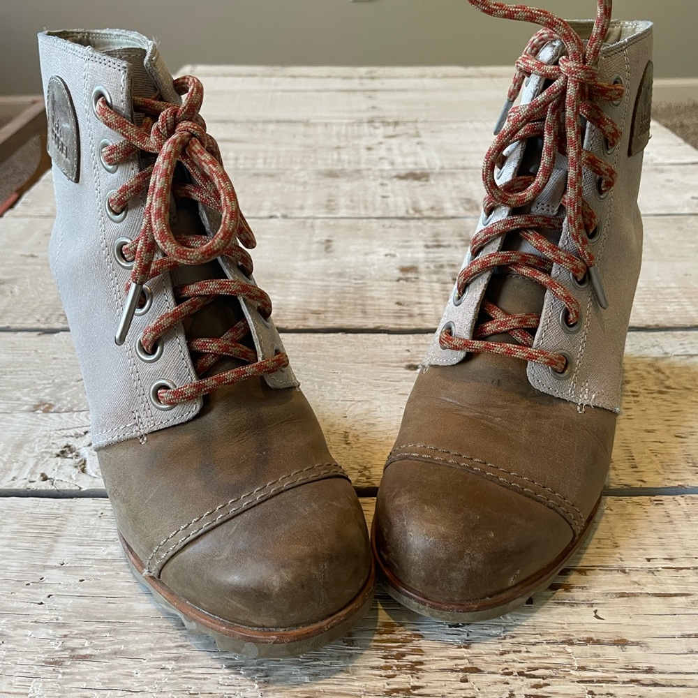 Sorel 1964 Premium Canvas Wedge FOSSIL-SANGUINE SOREL's iconic 1964 Premium boot - Picture 4 of 10